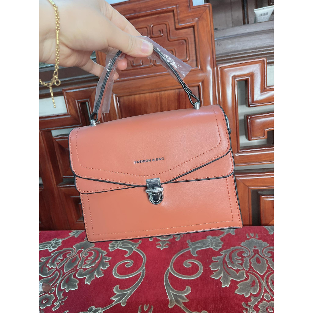 Túi Xách Nữ CK Thời Trang Dáng Vuông Khoá Bấm Kèm Dây Xích Phong Cách