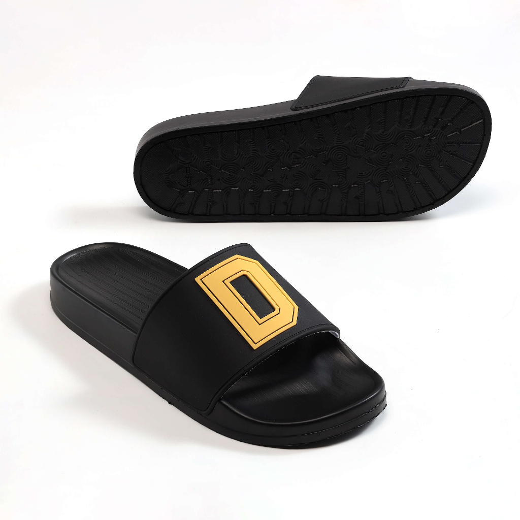 Dép quai ngang Denis CD02 Unisex Slipper Full đen chữ D vàng Năng động