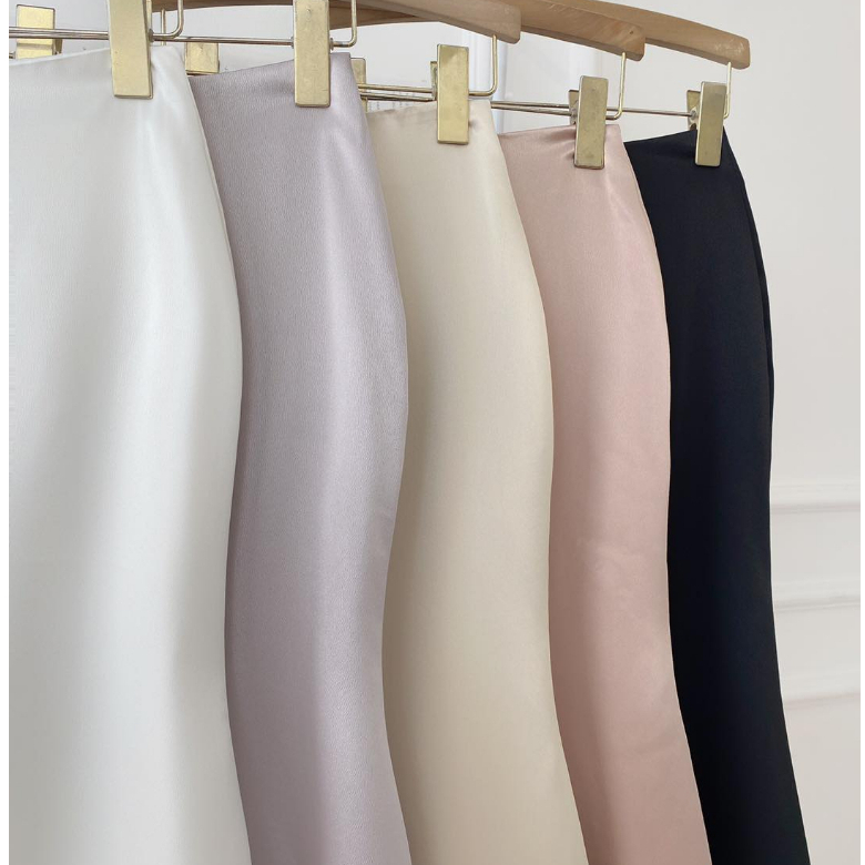 Chân váy midi cao cấp dáng dài qua gối chất liệu lụa satin mềm mịn kiểu dáng chanh sả