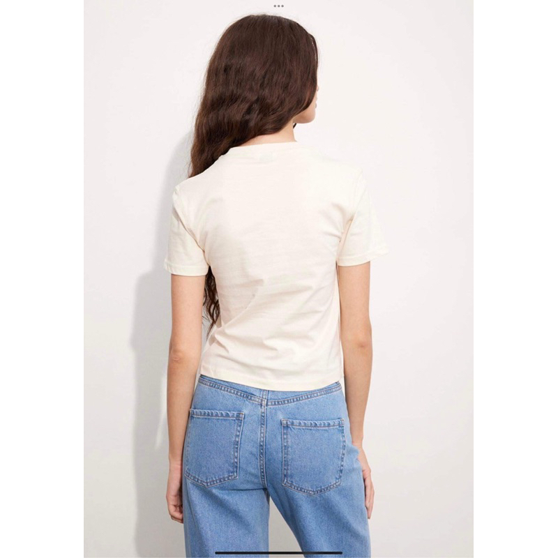 Áo thun baby tee cotton kem chữ FLOWER