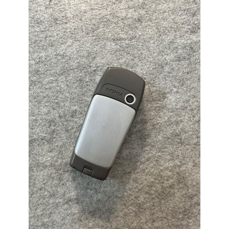 Điện thoại Nokia 6820 Bạc Chính hãng