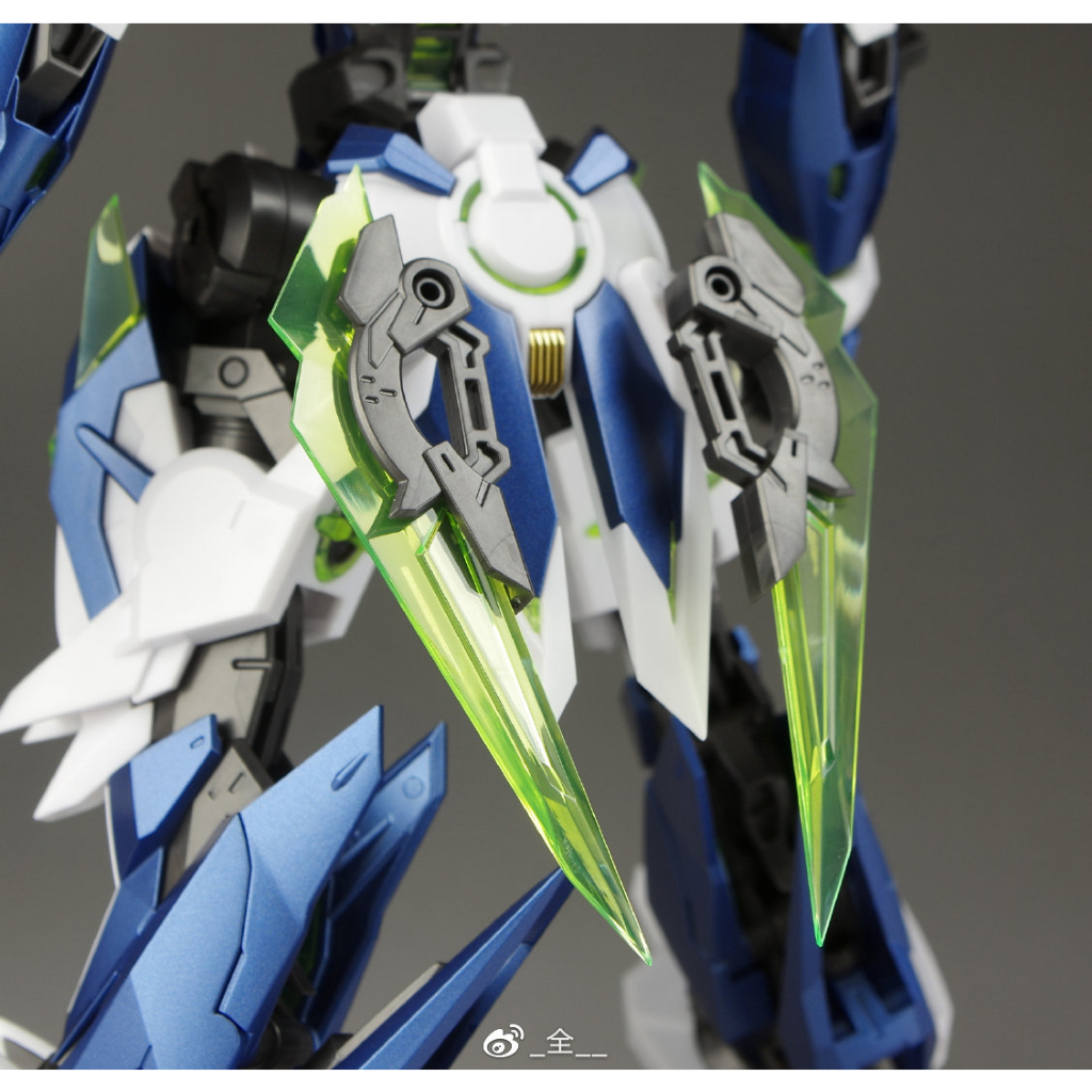Mô hình lắp ráp Mecha 1/100 CZ-12A NEBULA HowlingStar Model Kit