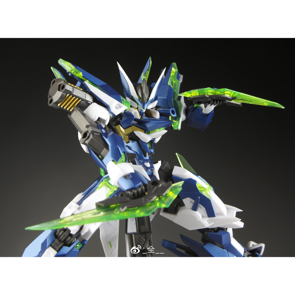Mô hình lắp ráp Mecha 1/100 CZ-12A NEBULA HowlingStar Model Kit