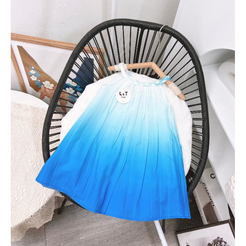 Váy maxi dập ly cổ yếm tết xinh xắn bé gái