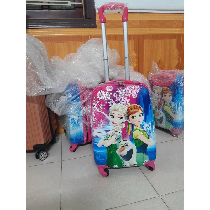 Khuyến mãi mua vali tặng đồng hồ đeo tay cho bé