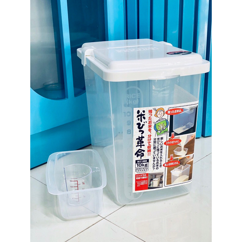 Thùng gạo 10kg nắp bật có bánh xe & ca đong được nhập khẩu trực tiếp từ Nhật Bản