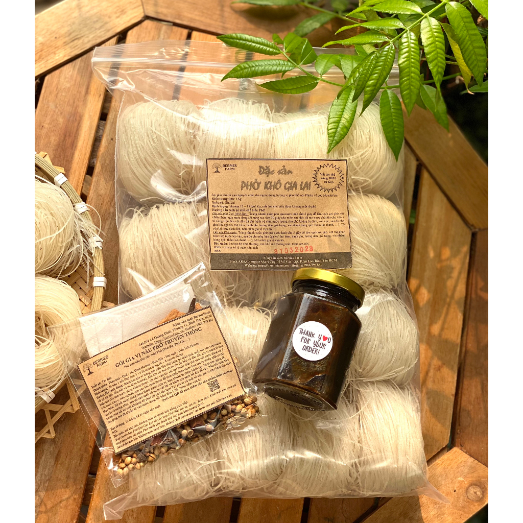 Đặc sản bánh PHỞ KHÔ GIA LAI vắt tay thủ công, 100% từ gạo nguyên chất, có bán TƯƠNG ĐEN siêu ngon