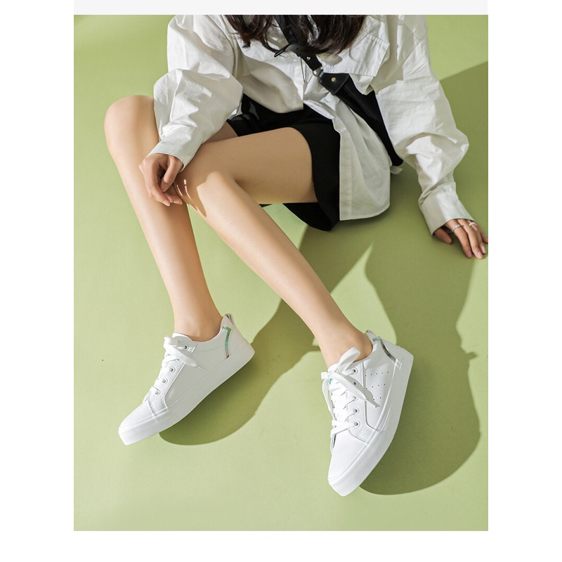 Giày thể thao nữ Dusto trắng mũi tròn buộc dây phong cách trẻ trung