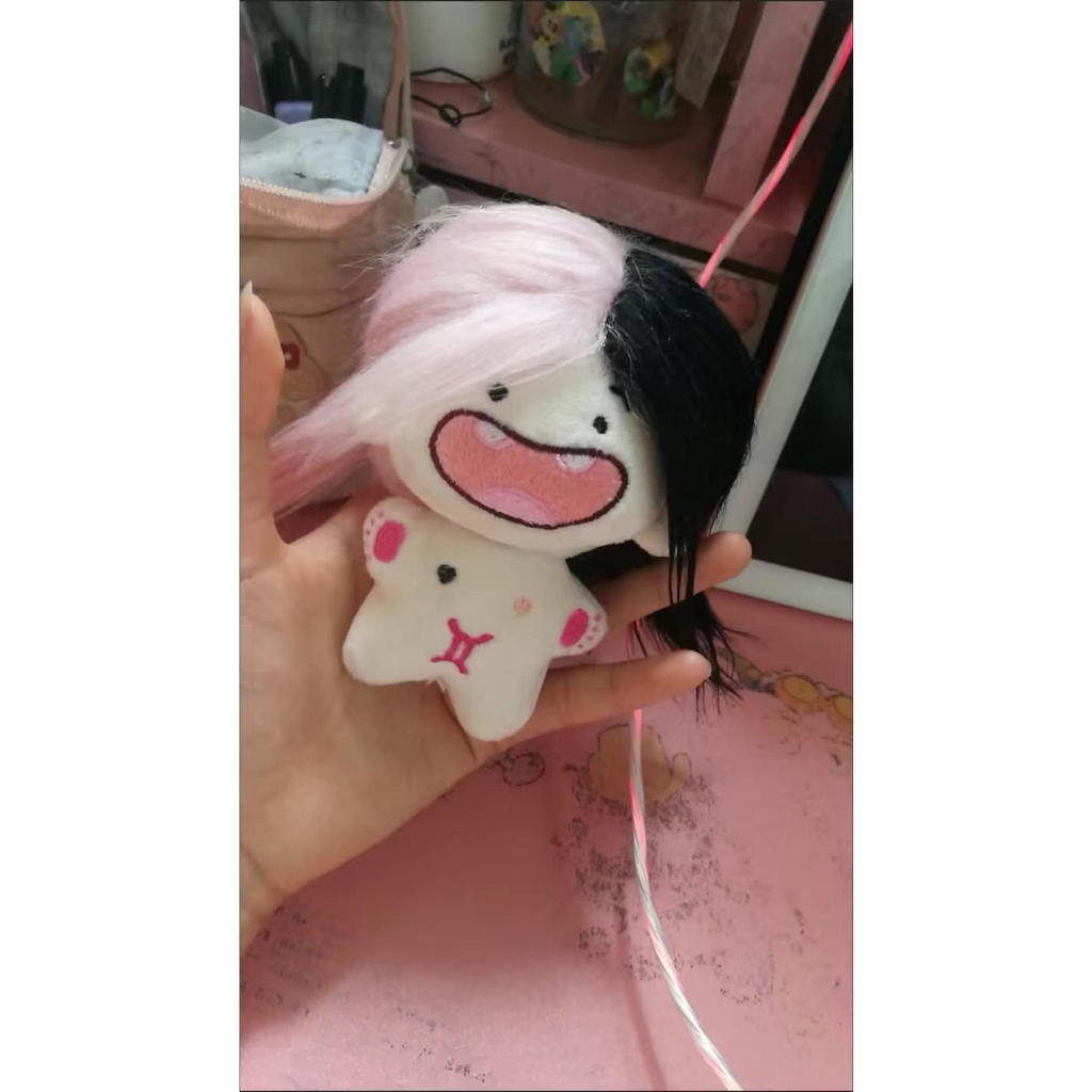 Móc khóa doll búp bê tóc đen hồng tóc xù Blackpink