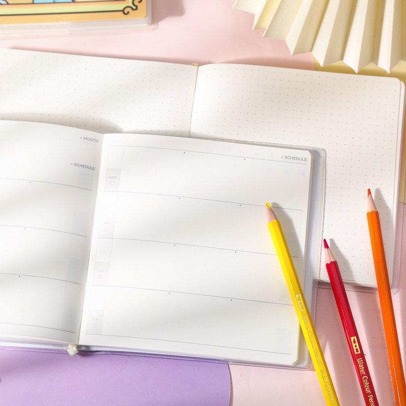 Sổ Tay Vuông Sổ Tay Kế Hoạch + Ruột Caro Bìa Cô Gái Bọc Plastic Mẫu 2023