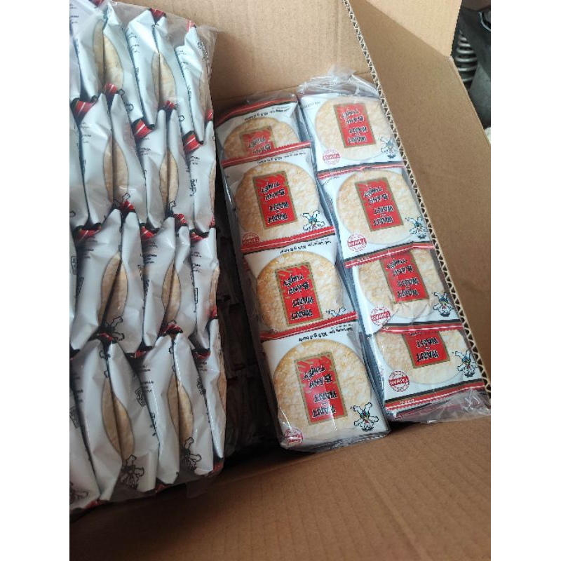 1 thùng bánh gạo tuyết Want Want 200 gói hsd t12/2023