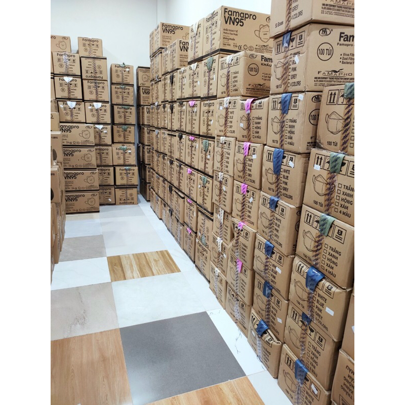 SỈ THÙNG 300 cái KHẨU TRANG Kf94  FAMAPRO, 3lớp giấy kháng khuẩn