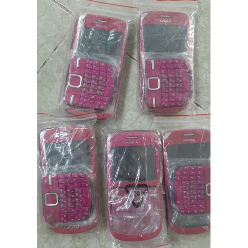 vỏ nokia c3 00 màu đỏ đen, full bộ kèm phím, điện thoại cổ