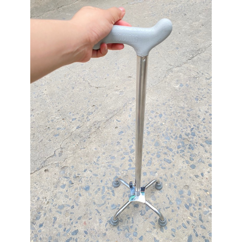 Gậy chống cho người già - Gậy 4 chân cho người già Việt Nam