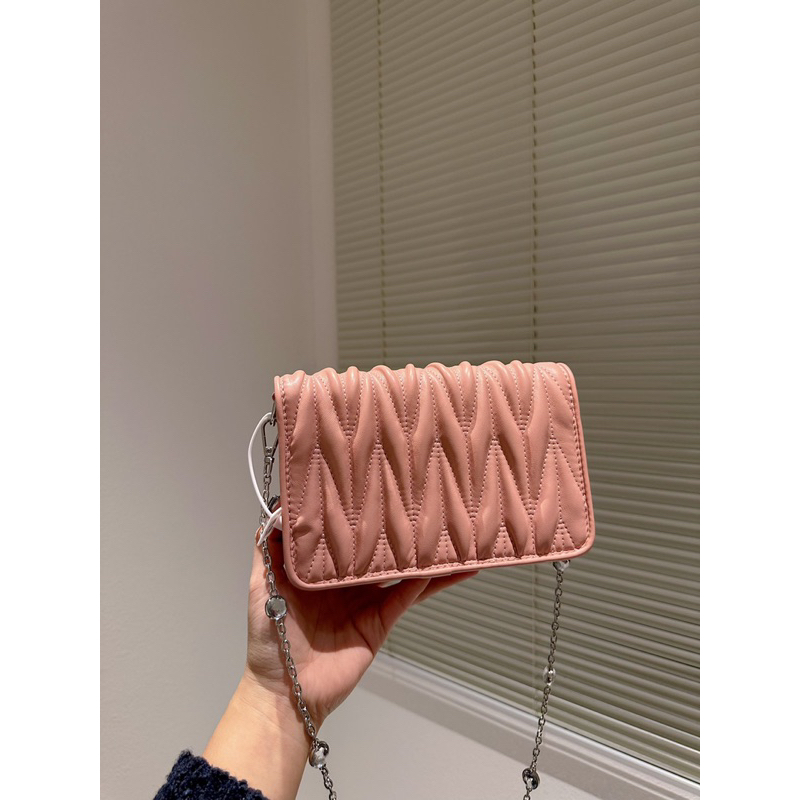 Túi đeo chéo MiuMiu da cừu cực mềm full box pink