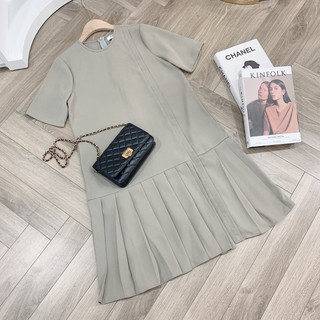 Váy xếp li beige