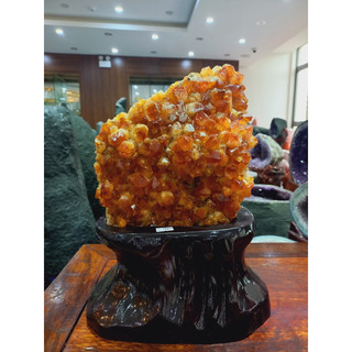 Động phong thủy đá thach anh vang hàng thiên nhiên