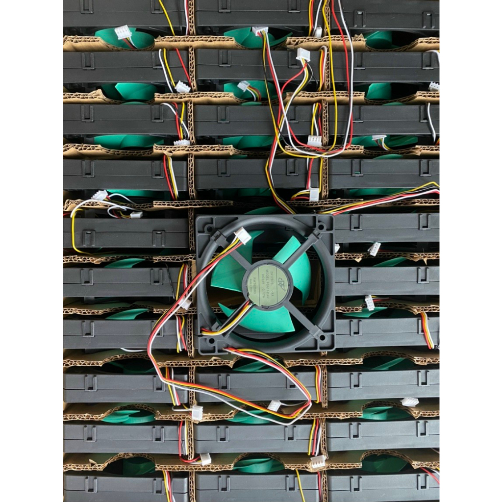 Quạt tủ lạnh Toshiba 12x12cm