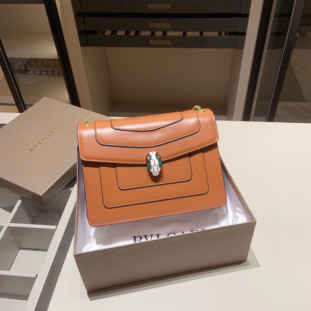 Túi xách Bvlgari da trơn nhiều màu size 25x18cm cực yêu