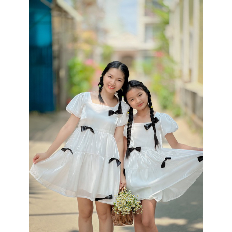 Đầm nơ cho cả  mẹ và bé