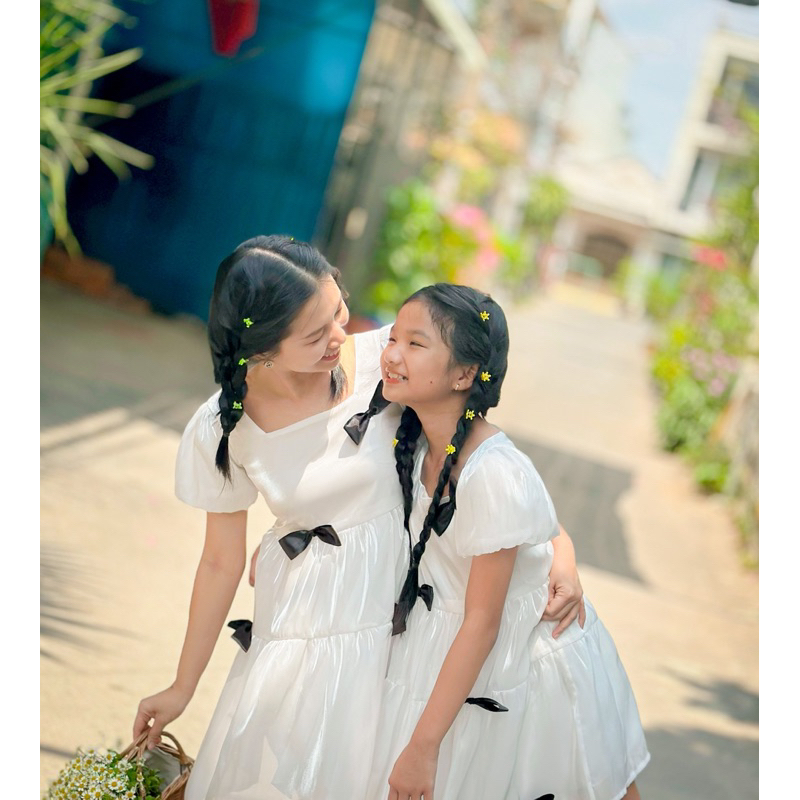 Đầm nơ cho cả  mẹ và bé