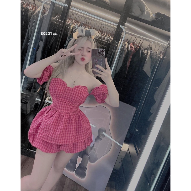 Set Bộ Caro Sọc Áo Cúp Khuôn Ngực Tay Phồng Xoè Quần Short