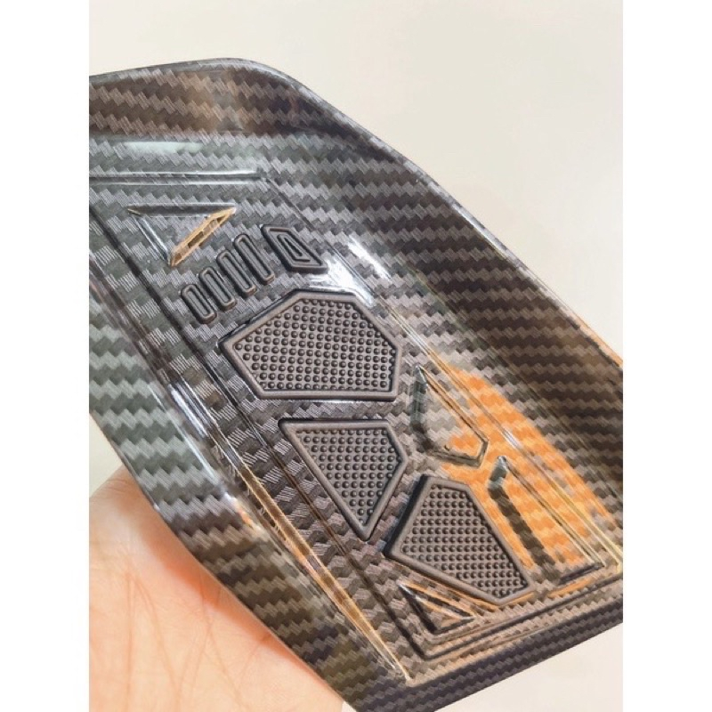 Gác Chân EM Bé AB AirBlade 2020-2023 CarBon