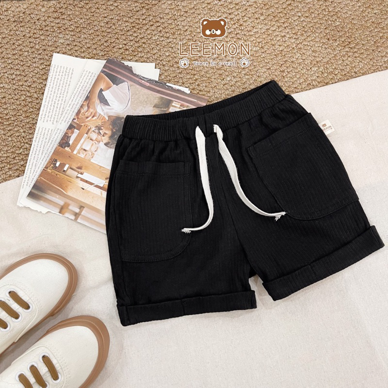 Quần đùi phối dây cho bé 9-23kg LEEMON 23091Q. Chất liệu cotton co giãn 4 chiều, mềm mịn, thoáng mát, thấm hút mồ hôi