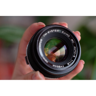  Ống kính Olympus Zuiko MC 50mm F1.8 kèm hộp da 