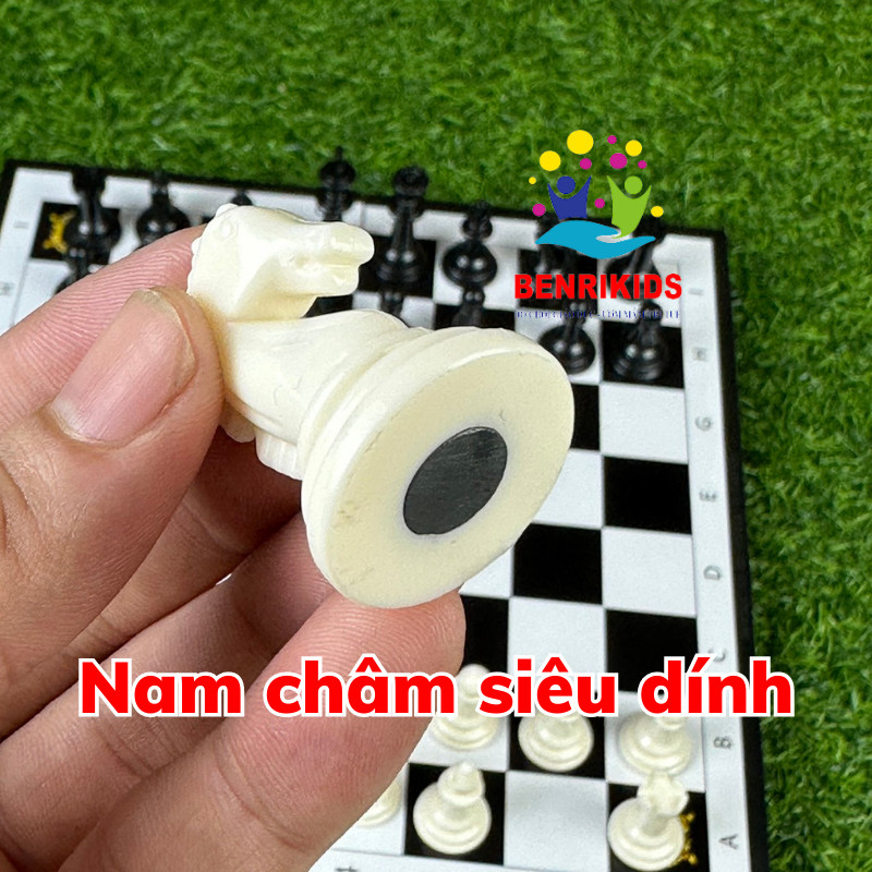 Bộ Đồ Chơi Cờ Vua Quốc Tế Bàn Cờ Nam Châm Kiêm Hộp Đựng Tặng 2 Quân Hậu Chuẩn Quốc Tế