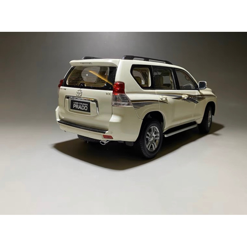 Mô hình xe ô tô Toyota Land cruiser PRADO tỉ lệ 1/18