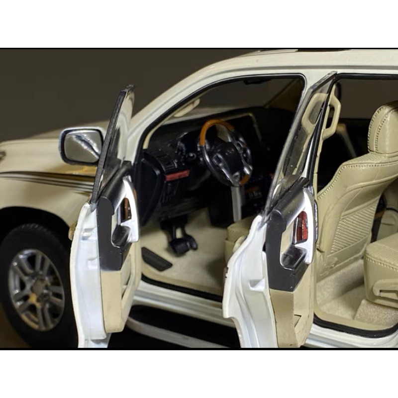Mô hình xe ô tô Toyota Land cruiser PRADO tỉ lệ 1/18