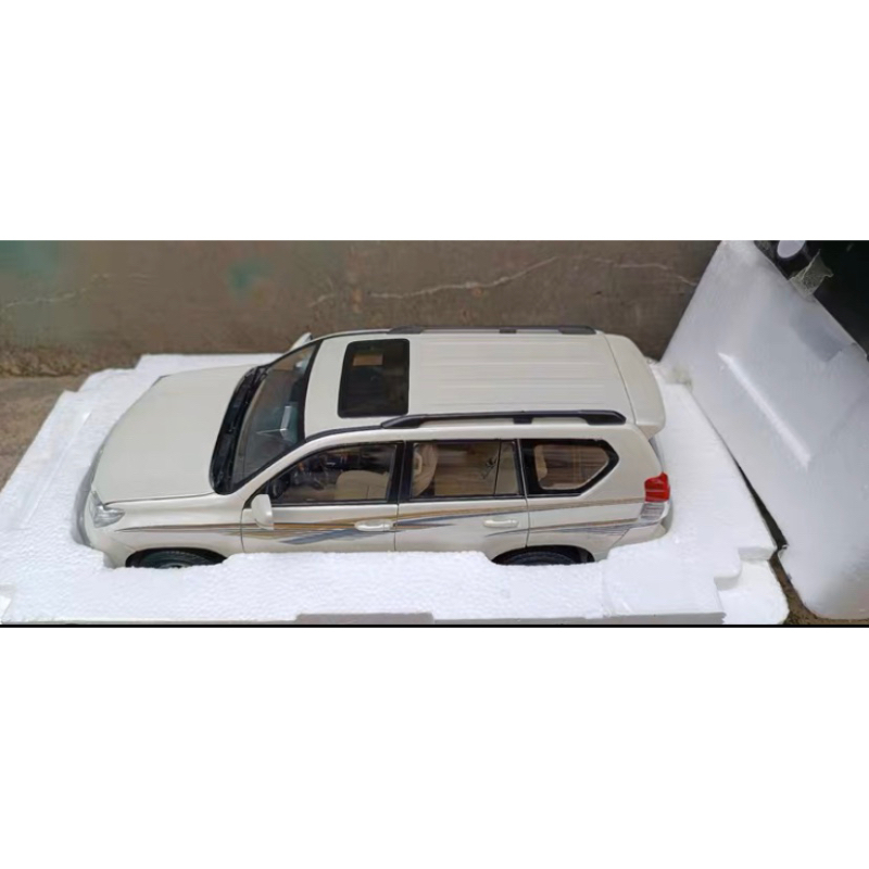 Mô hình xe ô tô Toyota Land cruiser PRADO tỉ lệ 1/18