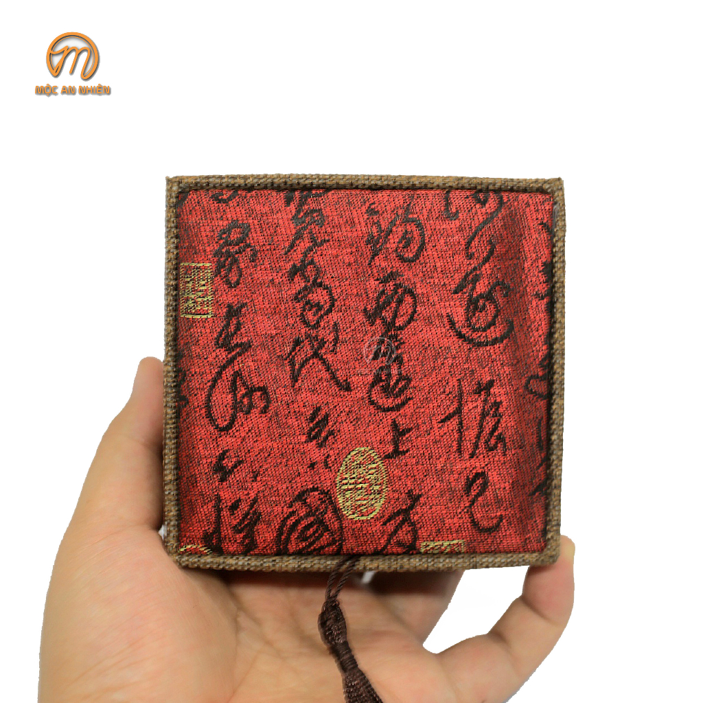 Hộp gấm đỏ đựng vòng 7,5x10 cm 10x10 cm, Hộp gấm đỏ chữ tàu
