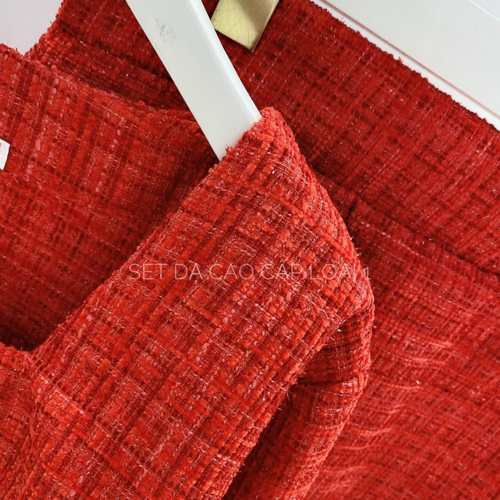 Set Dạ Đỏ 28May Cúc Ngọc Thêu Tay Bao Gồm Áo Và Chân Váy Hàng Loại 1