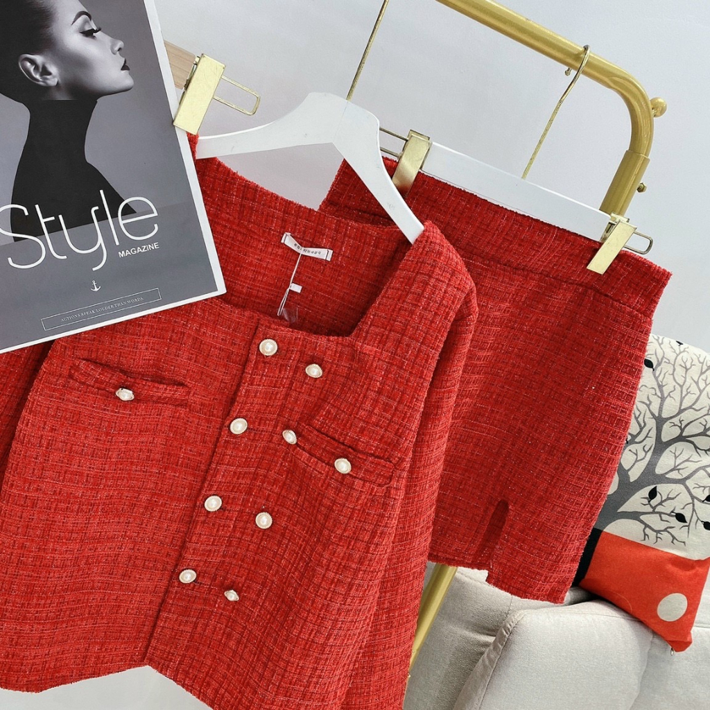 Set Dạ Đỏ 28May Cúc Ngọc Thêu Tay Bao Gồm Áo Và Chân Váy Hàng Loại 1