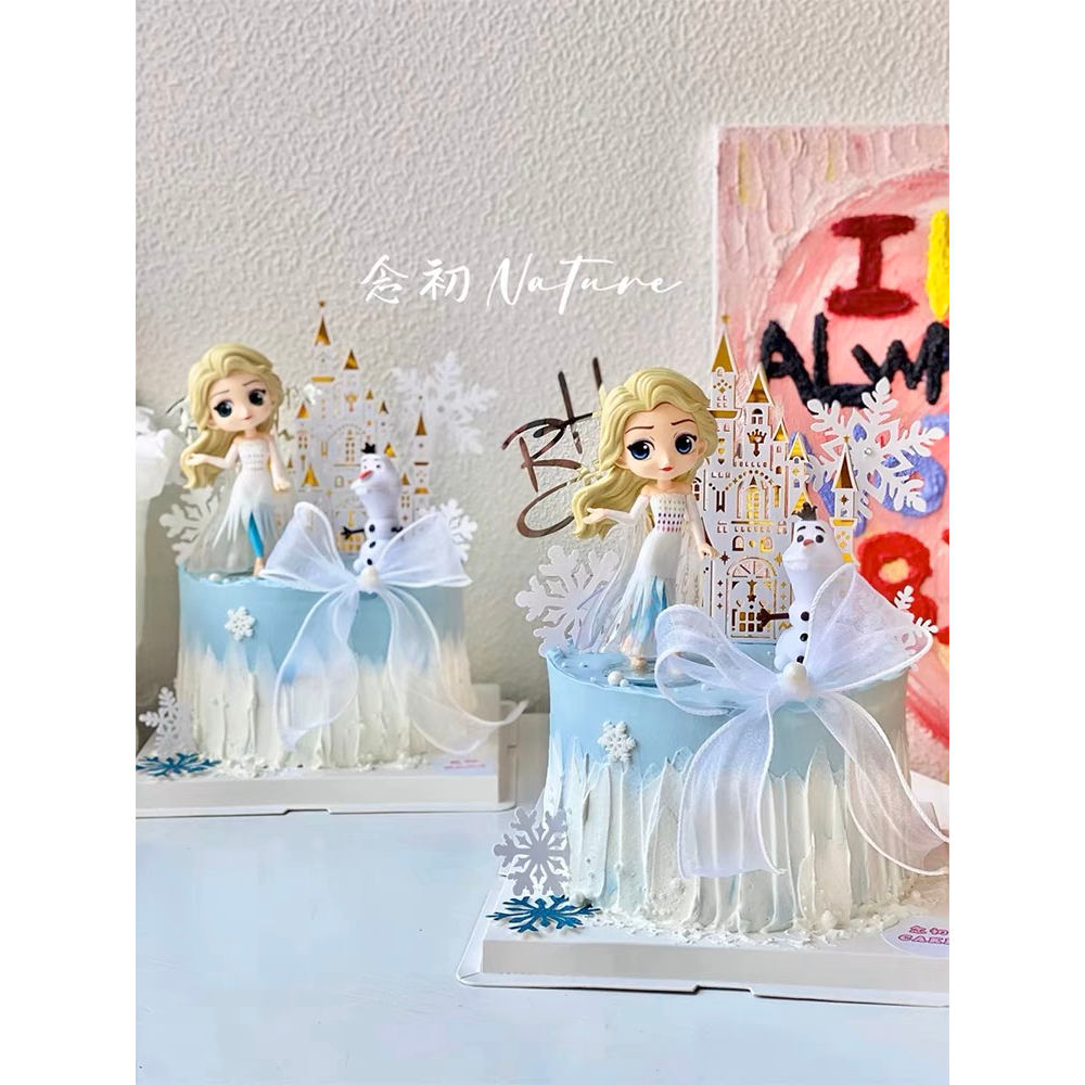 Trang trí công chúa Elsa váy trắng mẫu mới