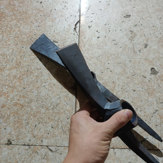 Cuốc trim làm vườn dày dặn