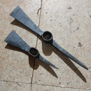 Cuốc trim làm vườn dày dặn