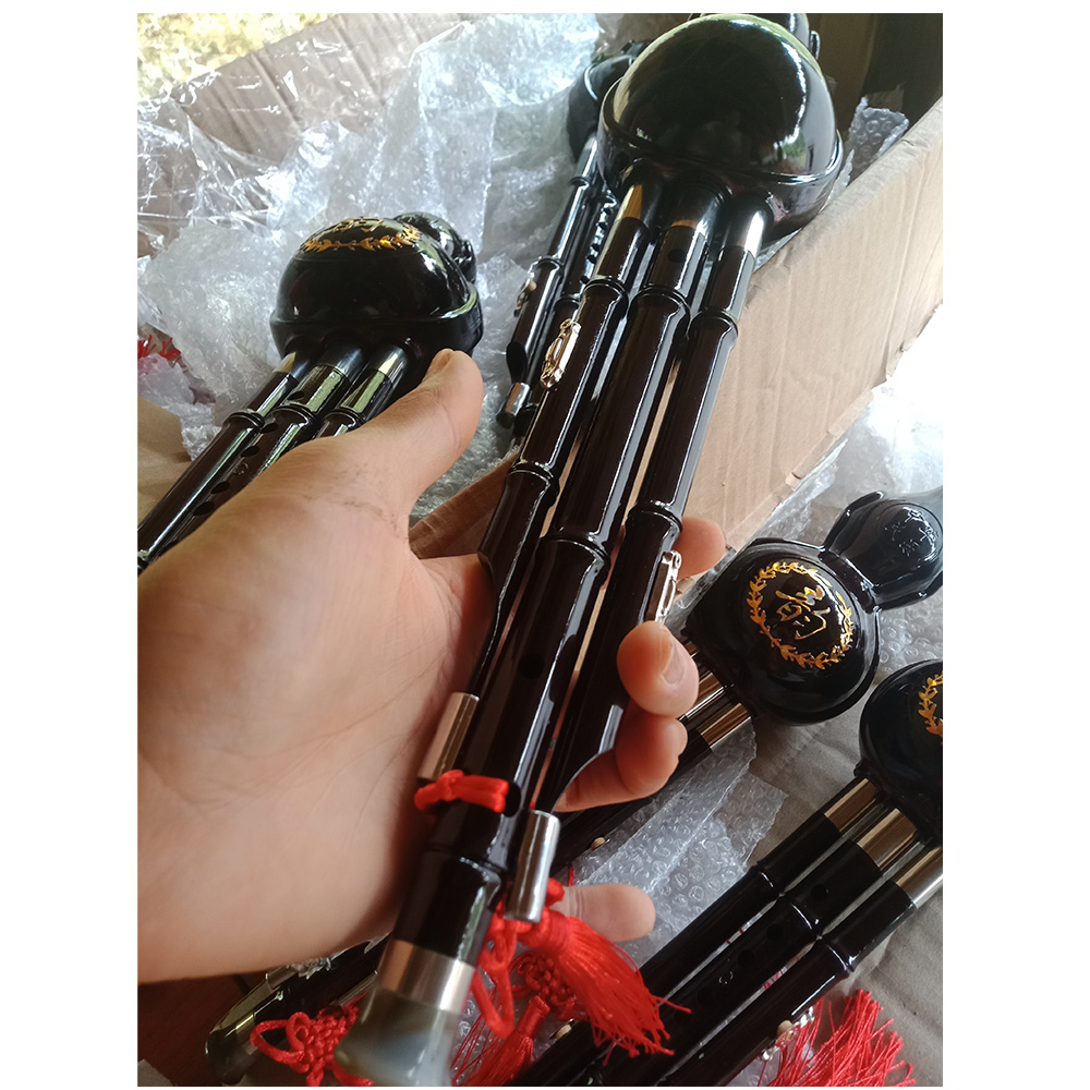 Sáo Bầu Ngọc 2 Bè Màu Đen Có Hộp Đựng Và Dây Treo