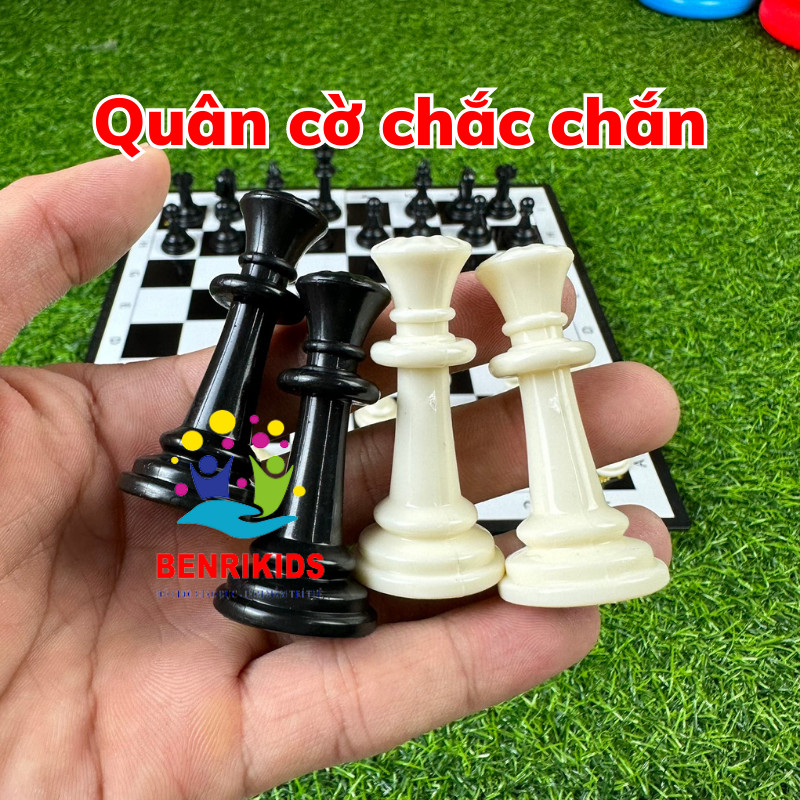 Bộ Đồ Chơi Cờ Vua Quốc Tế Bàn Cờ Nam Châm Kiêm Hộp Đựng Tặng 2 Quân Hậu Chuẩn Quốc Tế