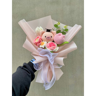 Bó hoa tốt nghiệp bằng len handmade