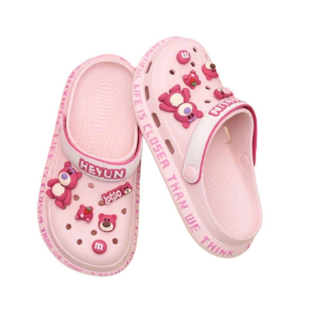 Dép Cross Kèm Sticker Gấu Dâu