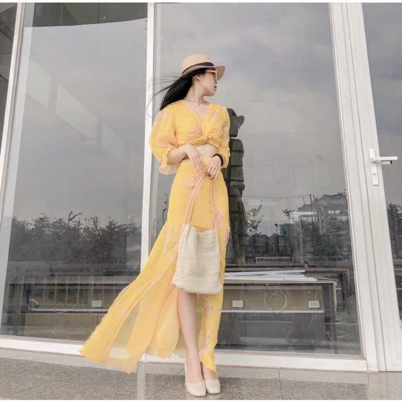 Maxi cổ tim chéo ngực xẻ tà họa tiết hoa có lót