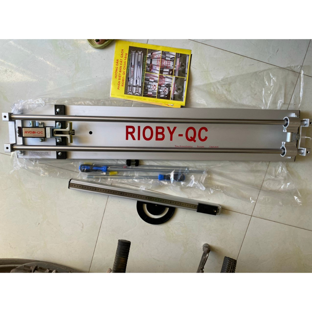 Bàn cắt gạch bằng tay RIOBY-QC 800, tặng kèm 3 lưỡi cắt-Bảo hành 6 tháng