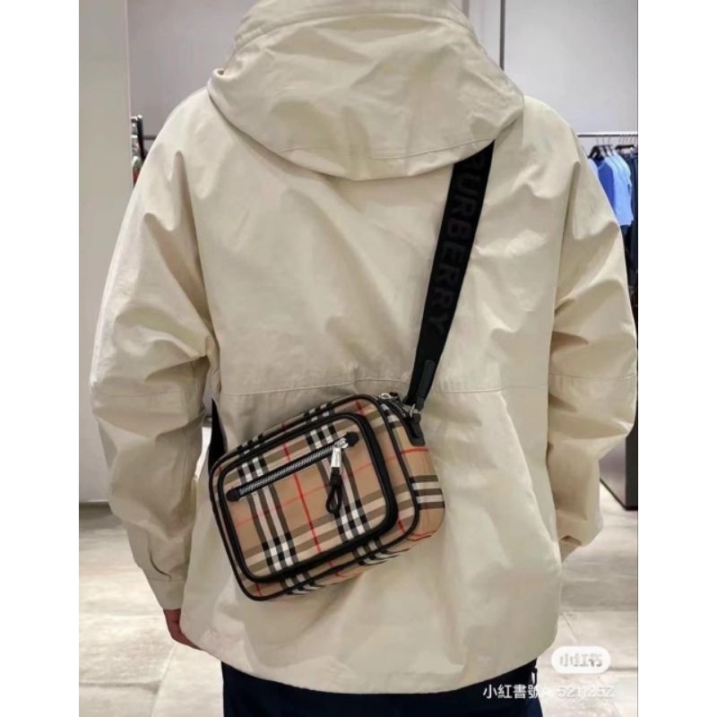 Túi kẻ đeo chéo