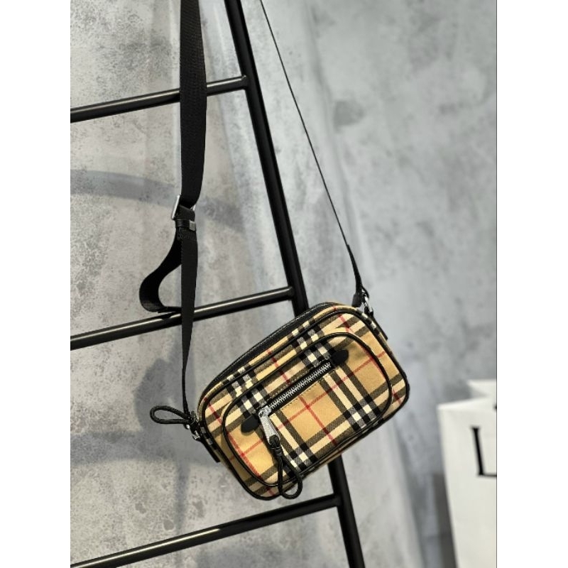 Túi kẻ đeo chéo