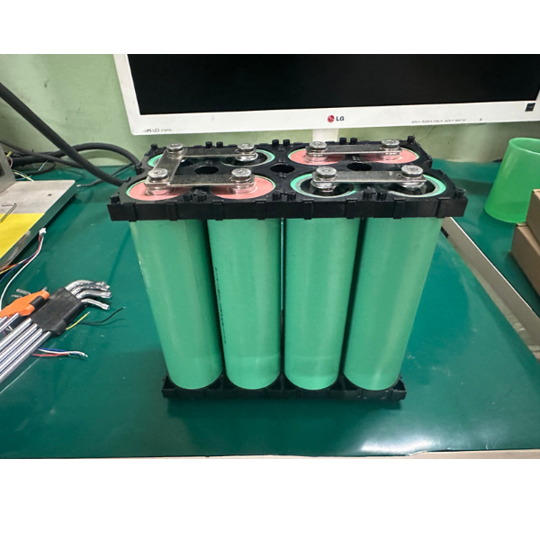 Combo bình lưu trữ hệ 12V 44Ah, pin 46160