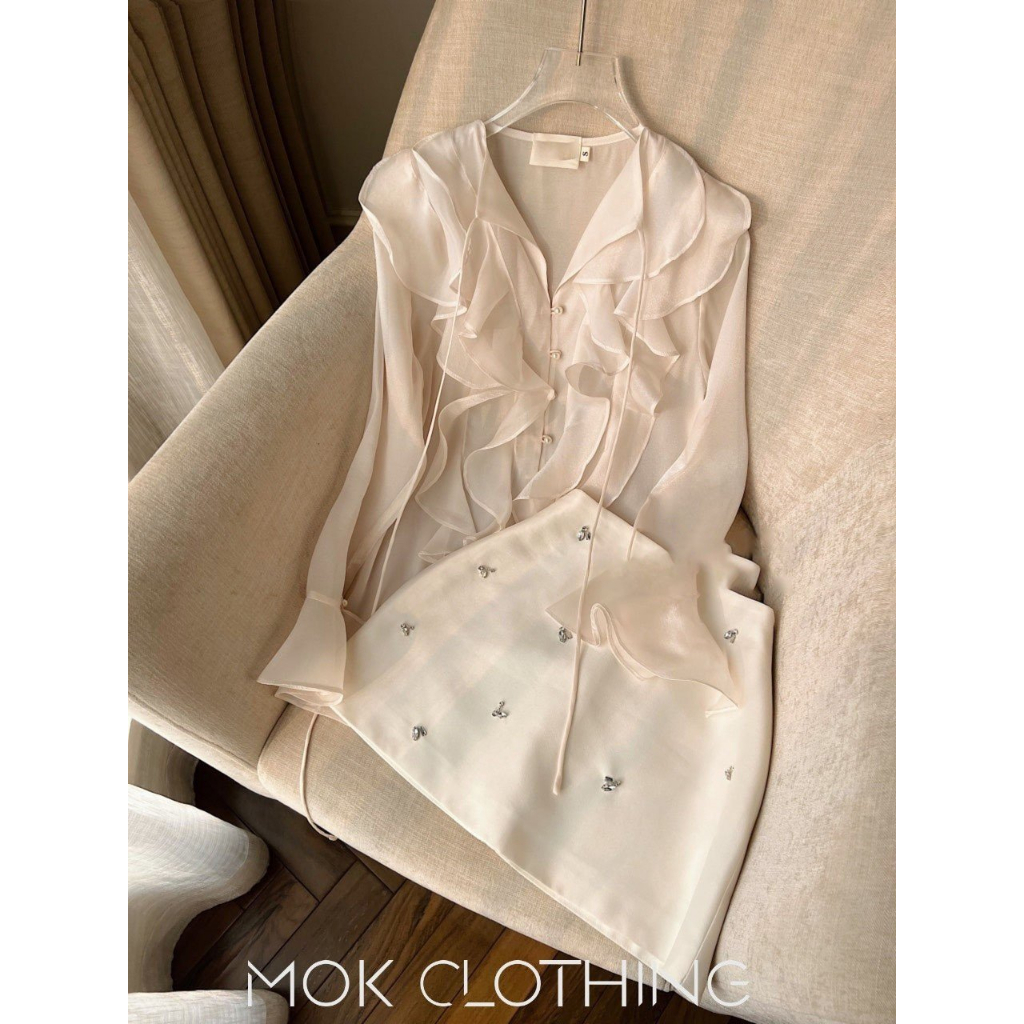 Set đồ nữ áo cổ V kiểu bèo sát nách có dây cột đính khuy phối chân váy suông ngắn chữ A phong cách hàn hàn quốc cực xinh