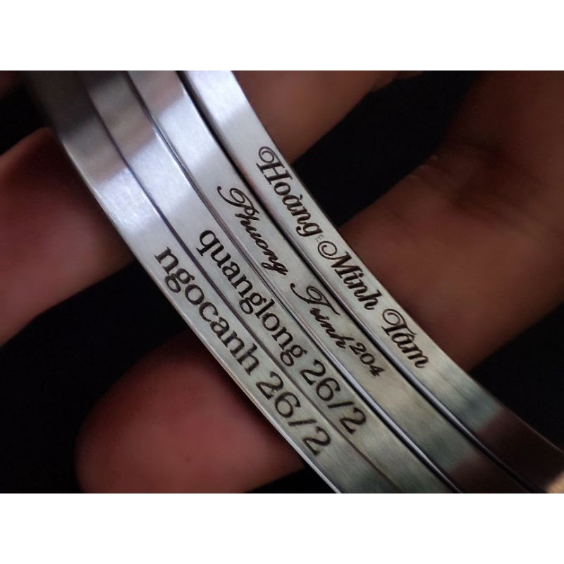 🔥HOT🔥Khắc tên theo yêu cầu Vòng cuff titan nam nữ,vào Ghi Chú hoặc chat shop yêu cầu nội dung cần khắc